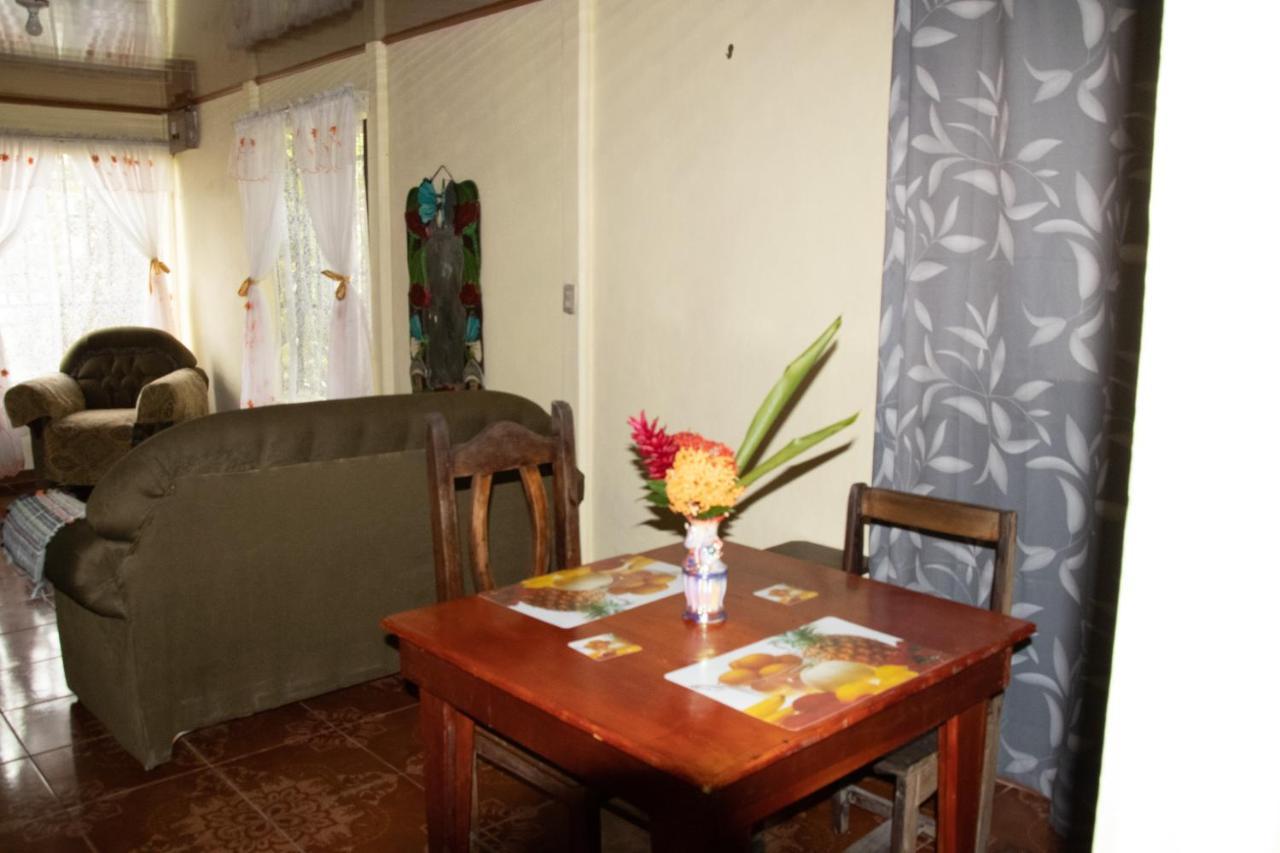 The Corner House Tortuguero Exterior foto